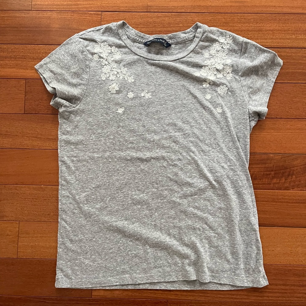 [Abercrombie & Fitch] Gray Floral Shirt